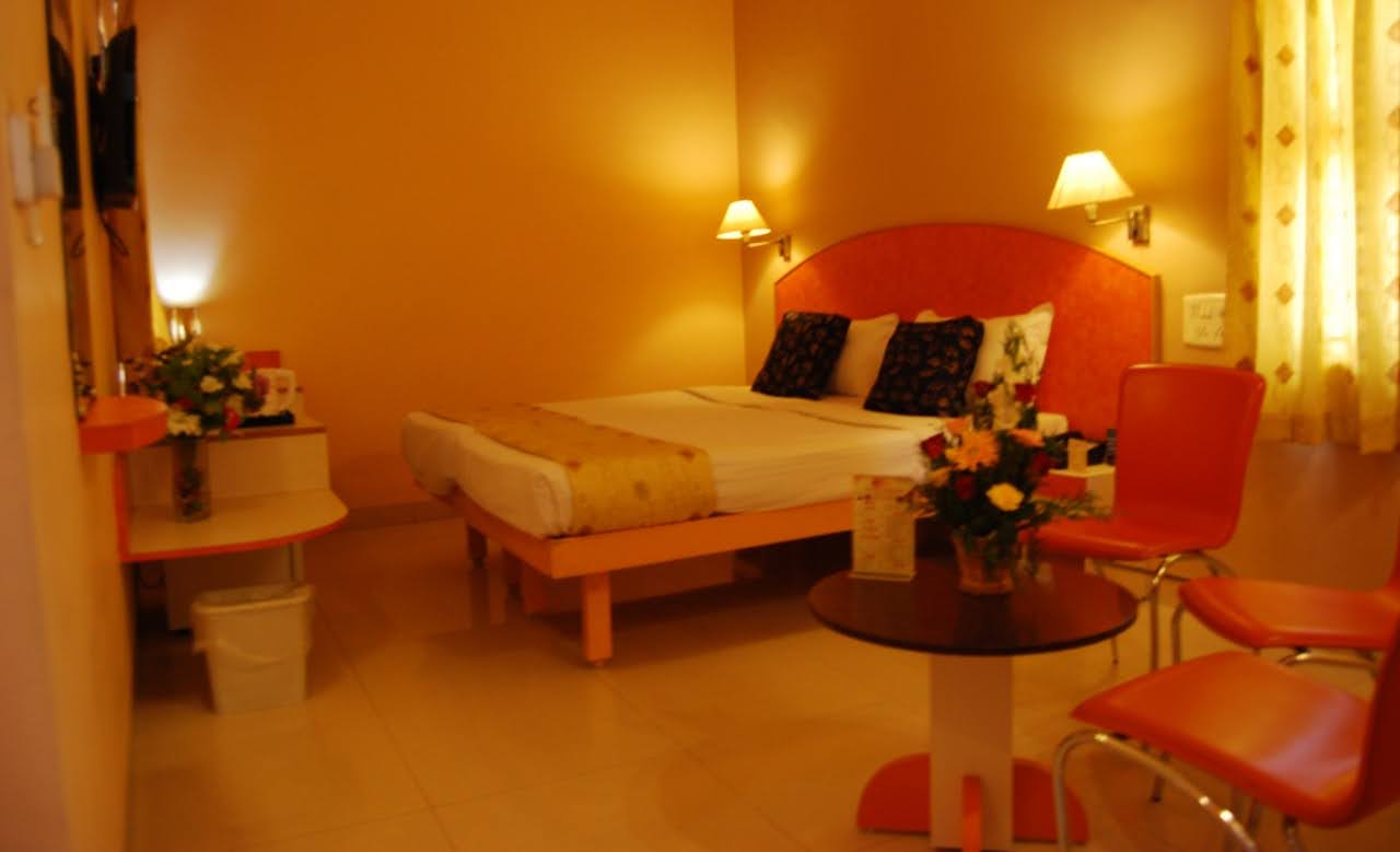 Hotel Pandian Deluxe Rooms Photo