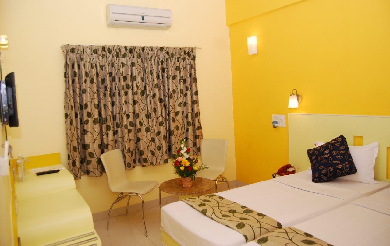 Hotel Pandian Rooms Photo